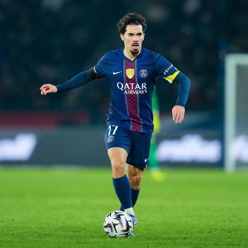 曝皇马将签下维蒂尼亚，varane皇马？